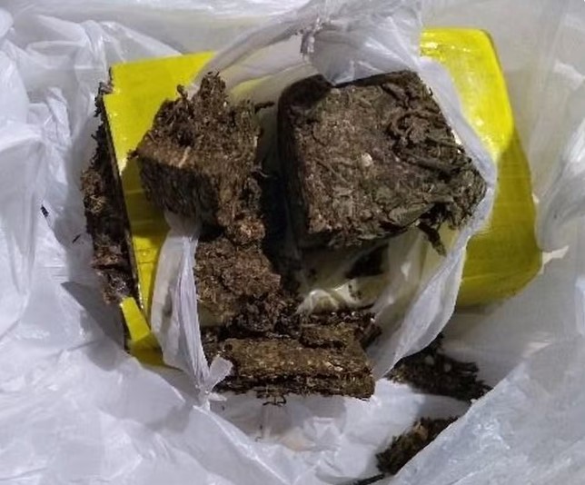 Droga foi encontrada pela mãe nos pertences do filho em Vilhena — Foto: Reprodução/PM-RO