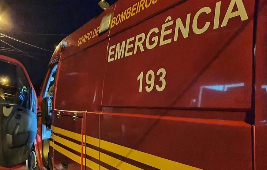 Briga familiar termina com homem agredido com cabo de vassoura pelo padrasto