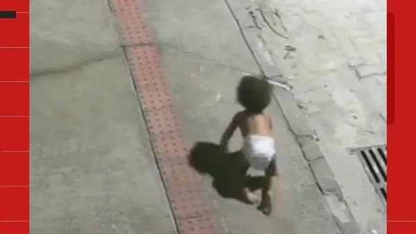 Motoboy encontra bebê engatinhando sozinha durante a madrugada e ajuda no resgate no ES