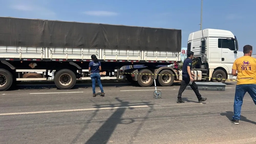 Mulher de 68 anos morre após ser atropelada por carreta na BR-364, em Jaru